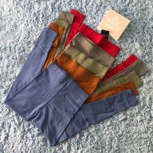 Like new 5 pack of leggings/stretch pants.